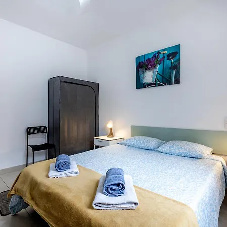 Sun & Fun In Playa De Americas Appartement