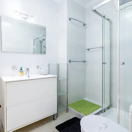 Sun & Fun In Playa De Americas Apartment