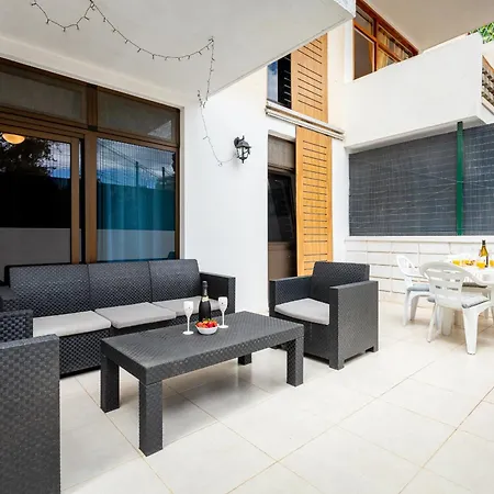 Apartment Sun & Fun In Playa De Americas